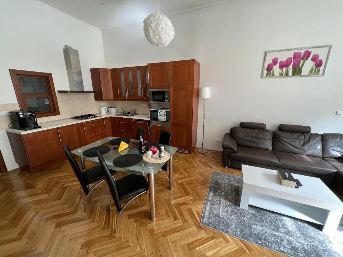 The Old Town'S Apartment Прага Экстерьер фото